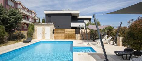 Piscine extérieure