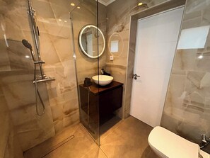 Bathroom - Eutopia Villa | Private Pool & Garden | Athenian Riviera (Kalivia Thorikou)