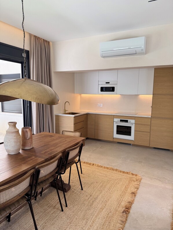 Private kitchen - Amazing villa in Dén Bossa beach area (Eivissa)