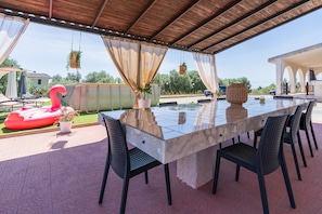 Outdoor dining