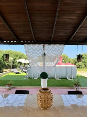 Property grounds - Apartment in Villa with Pool 'Villa Latina', Wi-Fi and Air Conditioning (Solarino)