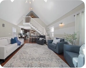 Living area - Quaint 2bedroom Apt.  w/AC in cozy near JFK AIRPORT, Public trains/buses shops ! (Ozone Park)