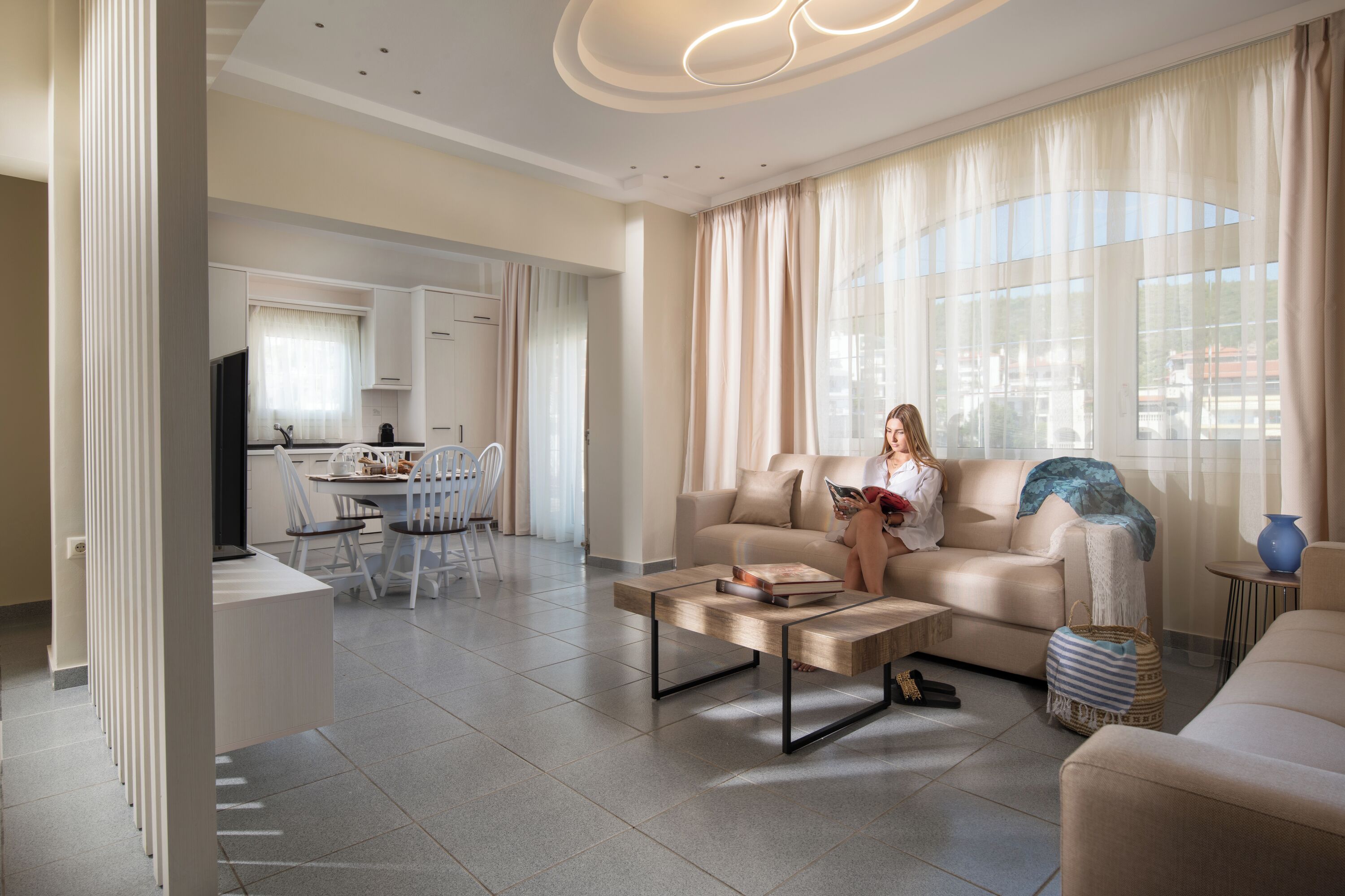 Basic Apartment | Living area