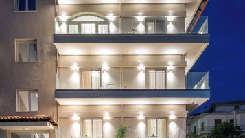 Façade de l’hébergement - soirée/nuit