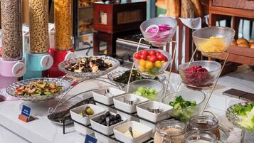Petit déjeuner buffet compris tous les jours