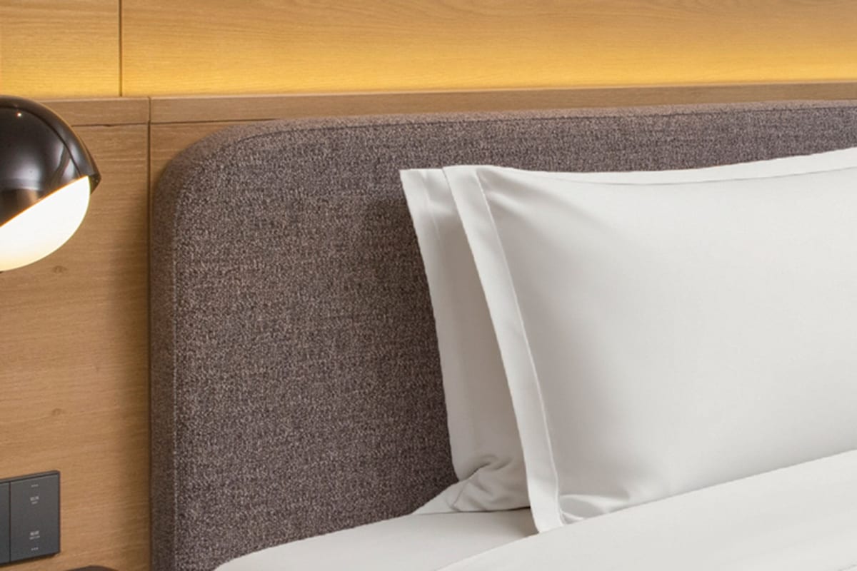 1 King Standard Accessible | Down duvets, desk, blackout curtains, soundproofing