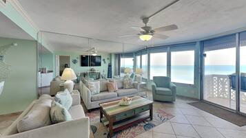 Condo (4 Bedrooms) | Servicio de la propiedad
