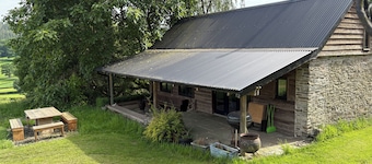 Walnut Tree Lodge With hot tub