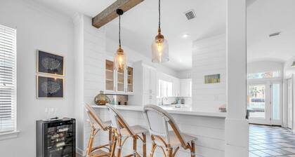 Newly Listed! Adorable Beach House in Seacrest Beach, Between Rosemary & Alys!