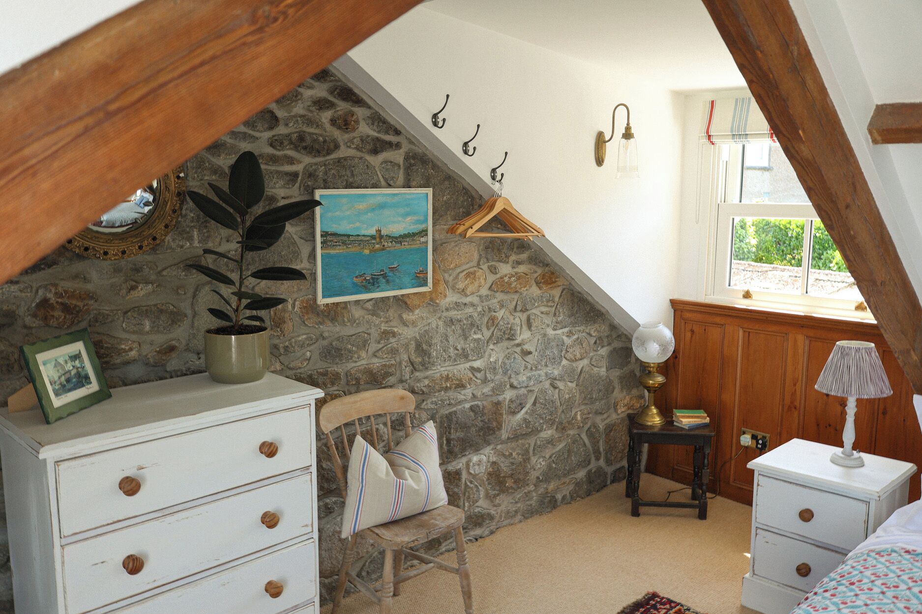 Cottage | 3 bedrooms, WiFi (free), individually decorated, individually furnished