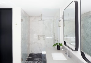 Bathroom - Kimpton El Castelar Polanco by IHG (Mexico City)