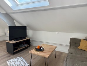Living area - La Maisonnette de Fontaine - Quiet with garden (Fontaine-sous-Jouy)