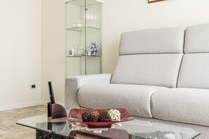 Apartment, Balkon | Wohnbereich