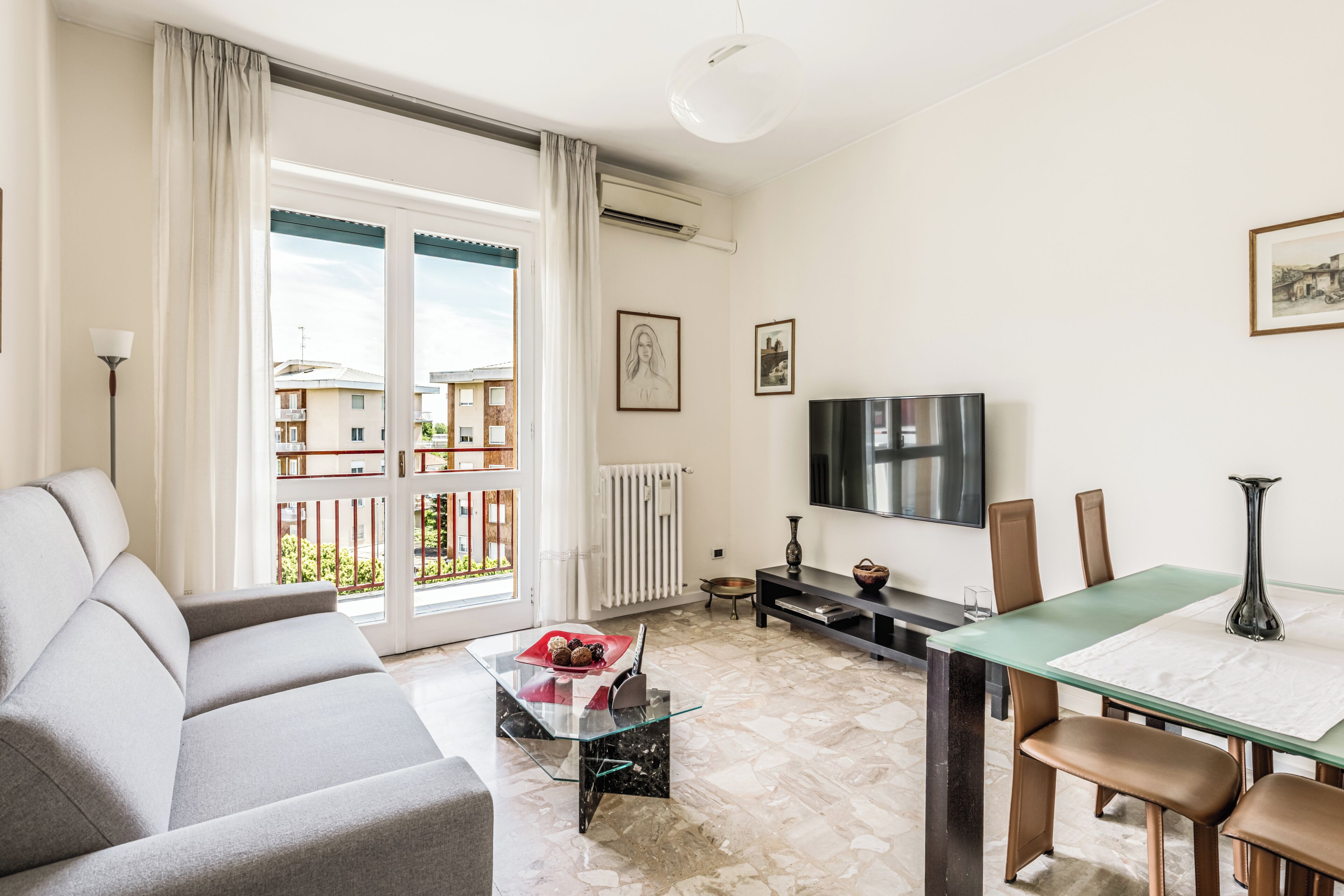 Apartment, Balcony | Living area