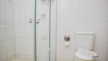 Habitación cuádruple Deluxe | Baño