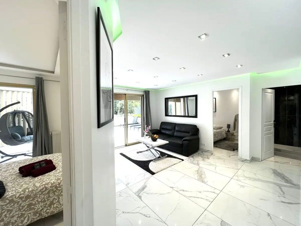 2 habitaciones, tabla de planchar con plancha y wifi gratis 