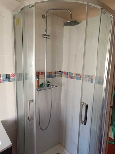 2-room apartment in a large, quiet house with garden and shared spaces