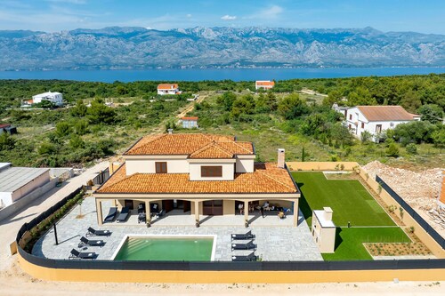 Holiday Home Pecora Nera with Pool