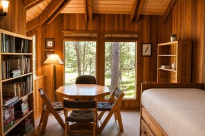 Room - Black Butte Ranch Glaze Meadow 210 (Black Butte Ranch)