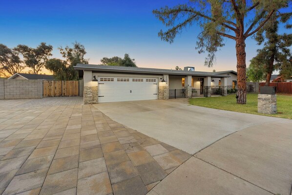 Exterior - Peaceful family getaway ,Hot tub and Heated pool (Mesa)