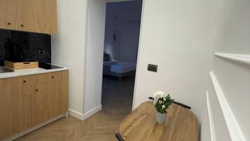 Deluxe Double Room, City View | Interior
