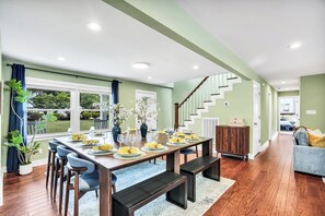 Dining - Heated Pool, Hot Tub, Pickleball & B-Ball / 10 Min to Beach / Sleeps 20 (Wilmington)