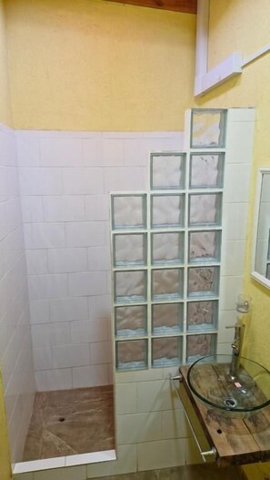 Chambre Double Confort, vue montagne | Salle de bain