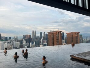 2 outdoor pools - Luxury Suite Lucentia BBCC Infinity Pool (Kuala Lumpur)