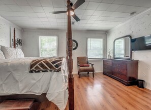 Room - Country Living in the city - a home away from home. (Oklahoma City)