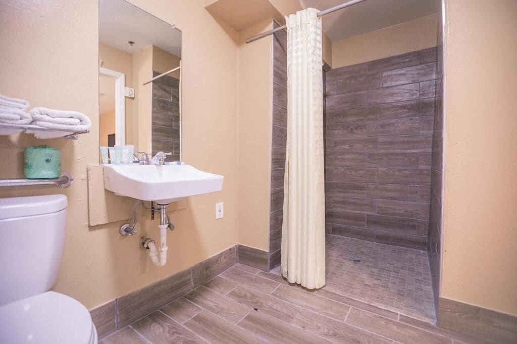 Towels, soap, shampoo, toilet paper