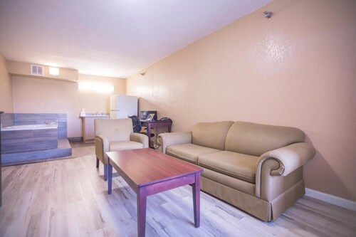 Crossroads Hotel and Suites Irving
