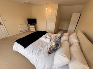 4 habitaciones, wifi y ropa de cama 