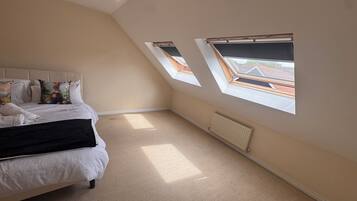 4 bedrooms, WiFi, bed sheets