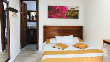 Habitación Confort, 1 cama de matrimonio, vistas a la montaña | Wifi gratis