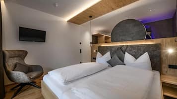 In-room safe, free WiFi