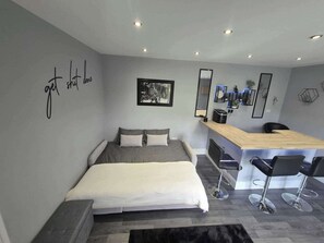 2 habitaciones, wifi gratis y ropa de cama 