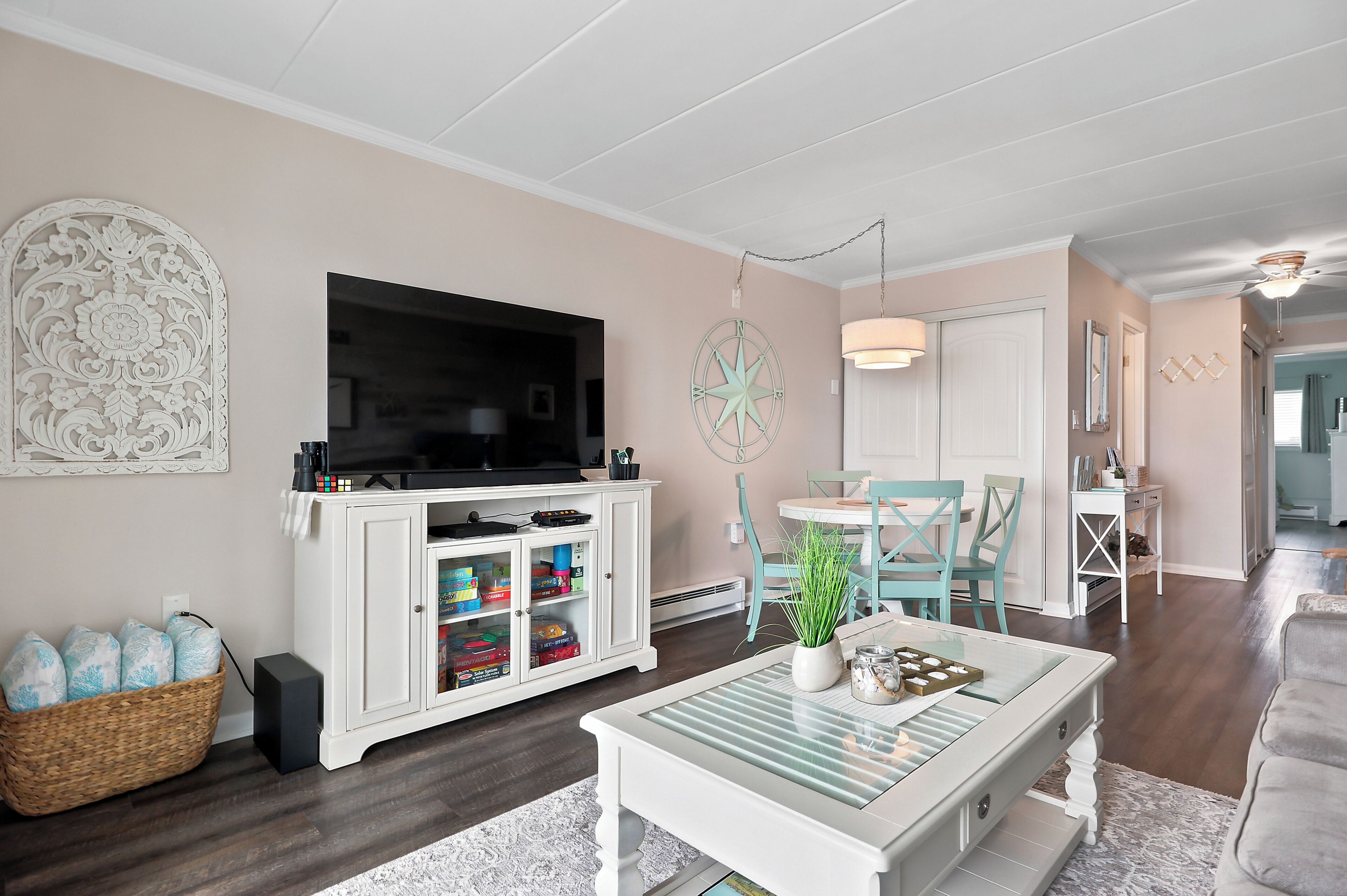 Beachbox Vi  Direct Oceanfront  Walk To Seacrets  Couple's Dream - Ocean City, MD