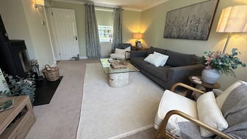 Cottage | Living area