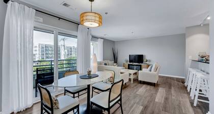 Virginia Beach Condo With Balcony & Pool