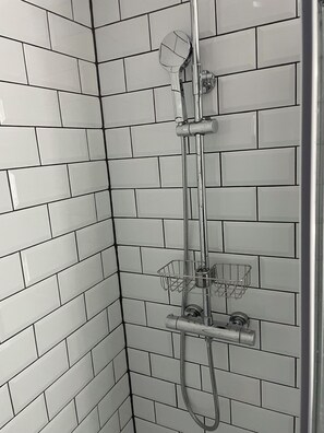 Dusche, Seife, Toilettenpapier