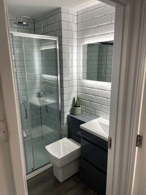 Bruser, Sæbe, Toiletpapir