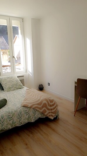 Room - Vrbo Property (Livet-et-Gavet)