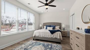 2 bedrooms, iron/ironing board, WiFi, bed sheets
