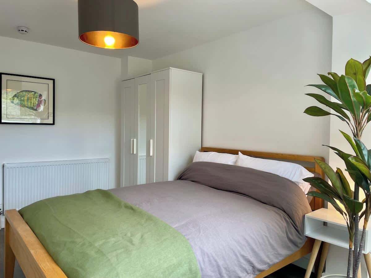 1 chambre, fer et planche à repasser, Wi-Fi, draps fournis