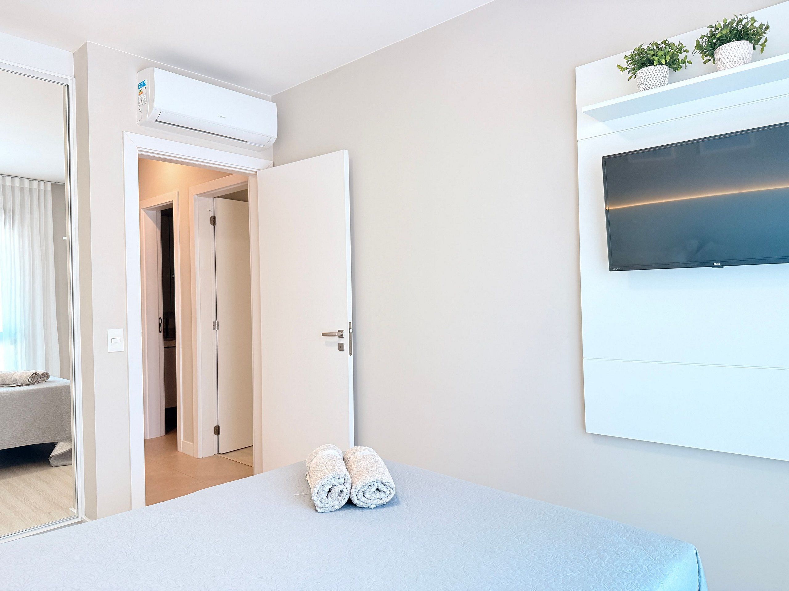 Apartment | Blackout drapes, iron/ironing board, WiFi (free), bed sheets
