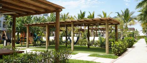 Departamento estándar, balcón | Área infantil