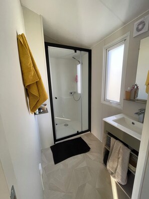 Bathroom - Vrbo Property (Saillagouse)