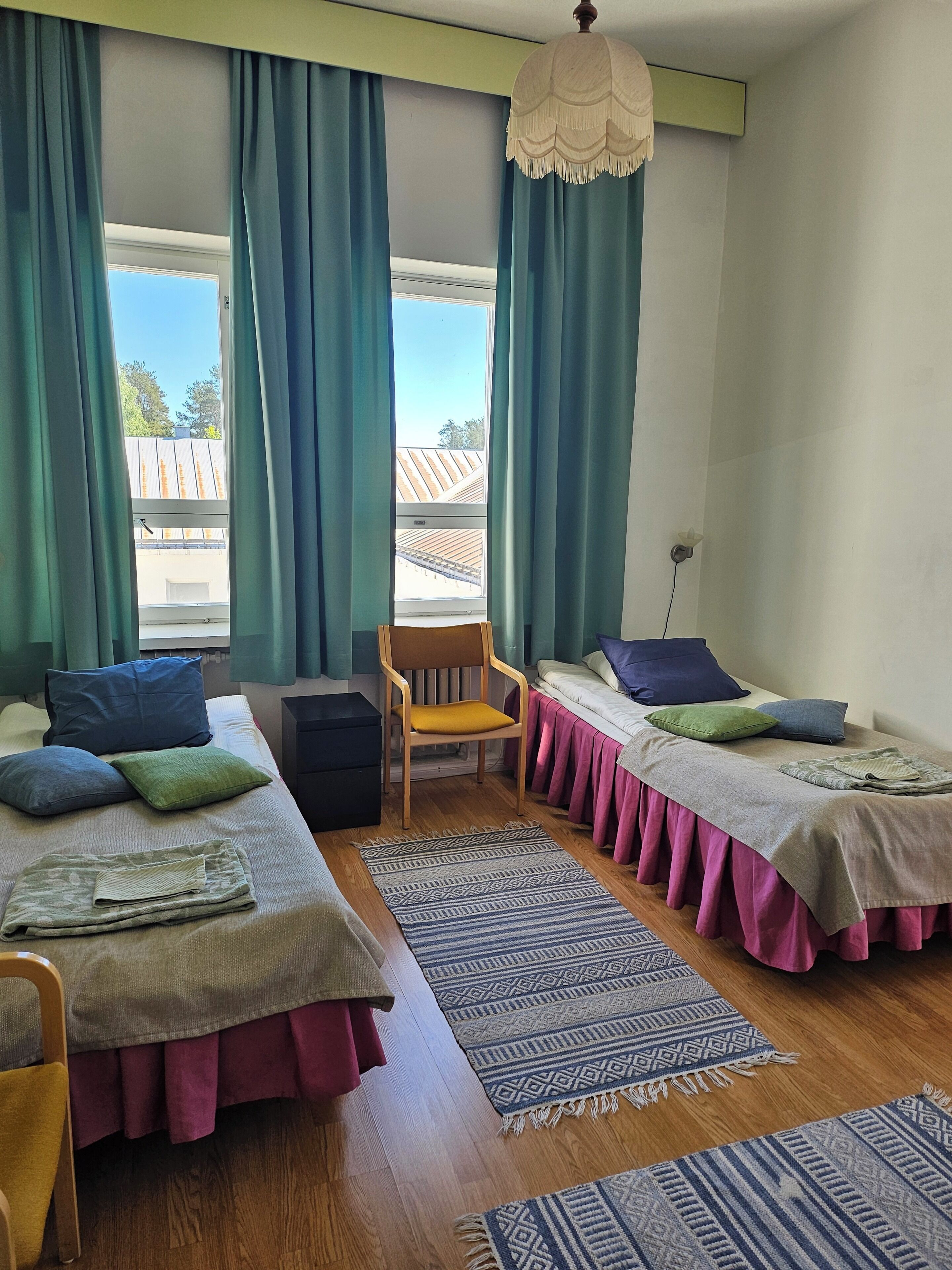 Neljän hengen huone | Ilmainen Wi-Fi, vuodevaatteet