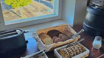 Tägliches inbegriffenes Frühstück zur Selbstbedienung