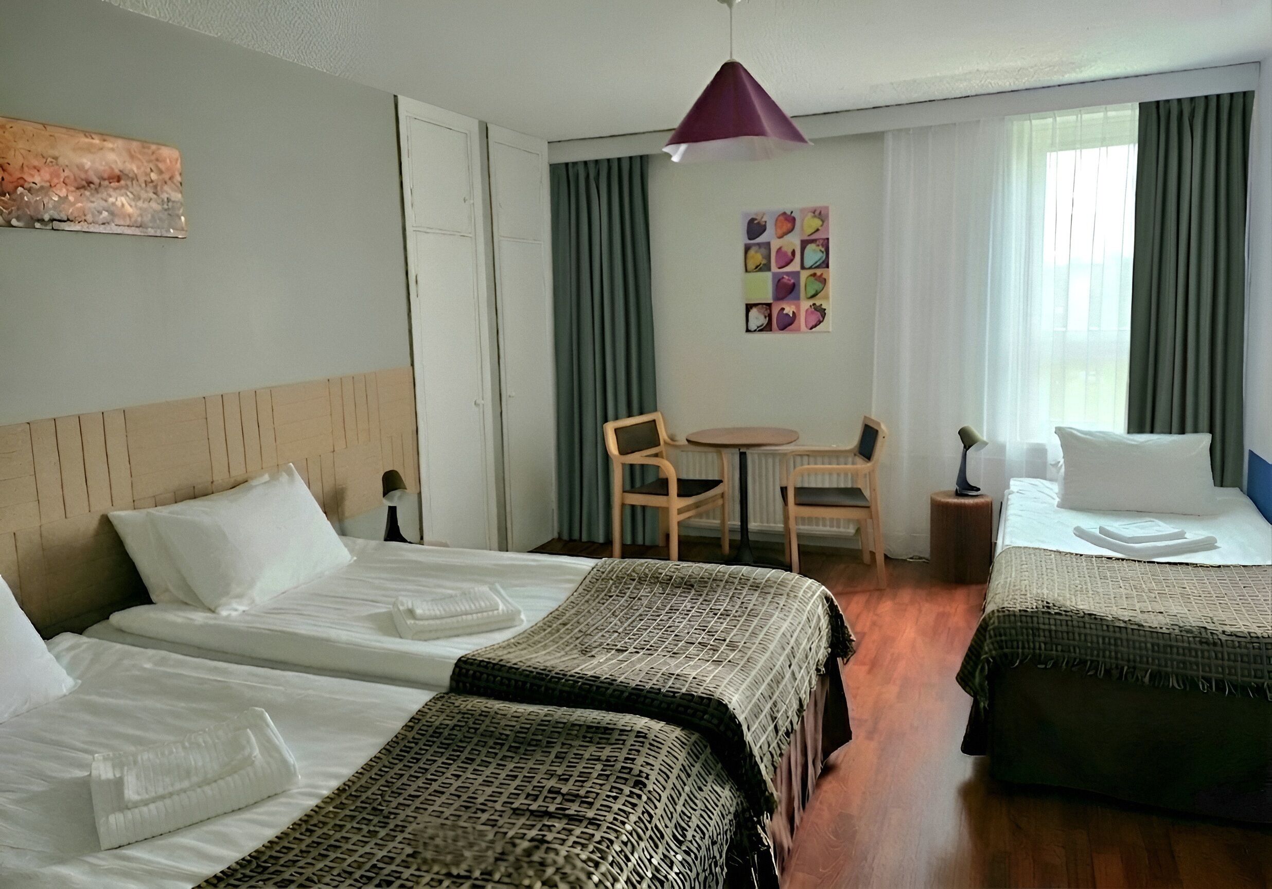 Wifi gratis y ropa de cama 